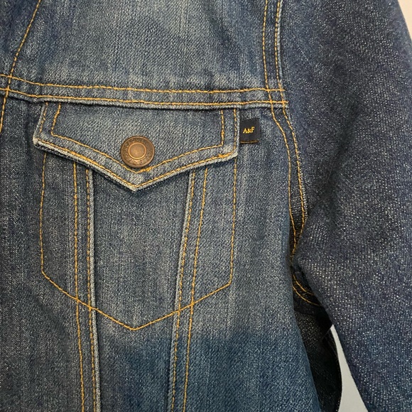 Vintage Abercrombie Denim Jacket with lining - Picture 2 of 6